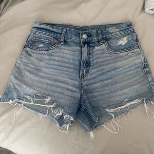 American Eagle Relaxed Strigid Jean Short Size 4